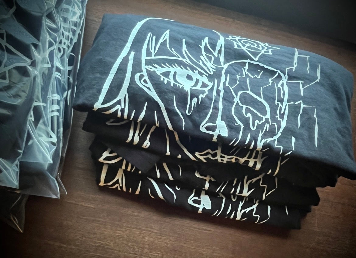 HalfSkull T Shirt (LARGE AND XL)